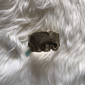 GOLD TEXTURED METAL ELEPHANT BRACELET 🐘